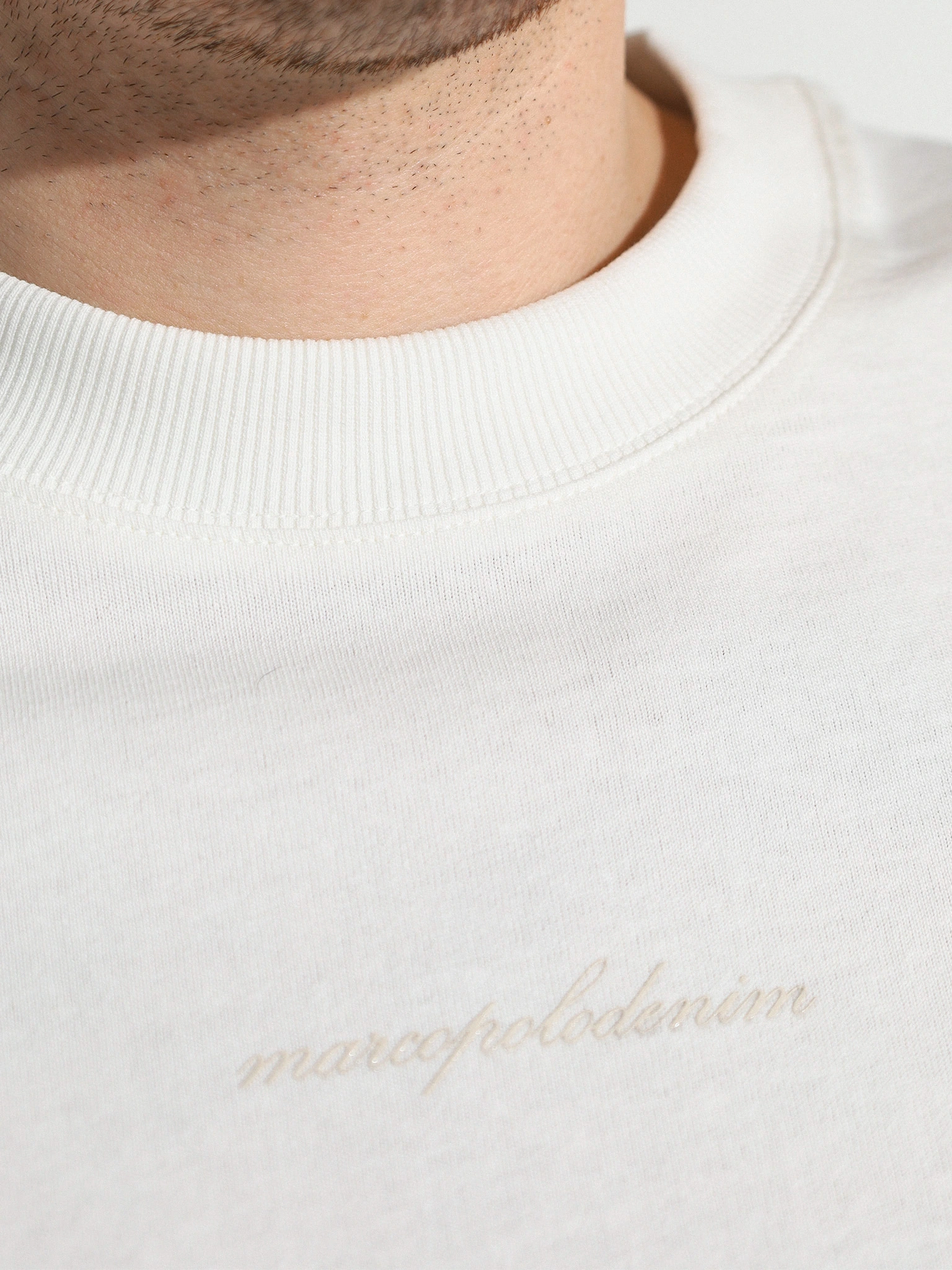 Футболка белого цвета из хлопка